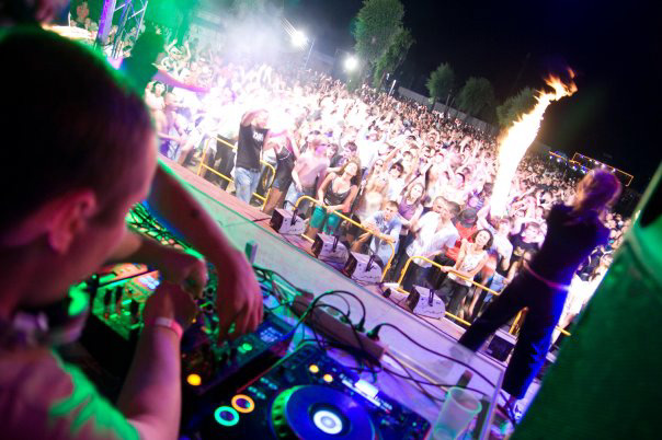 Let’s rock! History of the biggest event in Omsk 19 july 2008 Oleg Borisov Omsk Moscow Russia